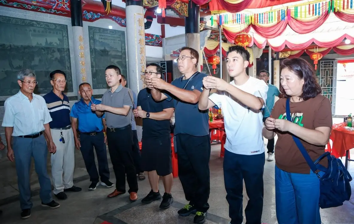 一本族譜牽兩岸！台胞認祖歸宗熱淚盈眶